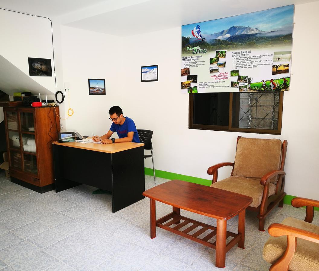 Stay With Jame Hostel Чиангмай Екстериор снимка