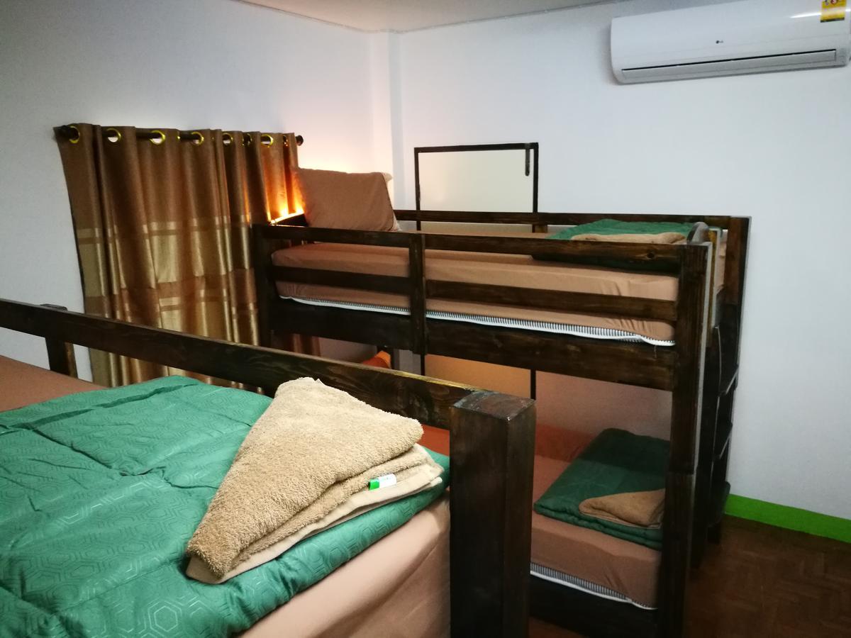 Stay With Jame Hostel Чиангмай Екстериор снимка