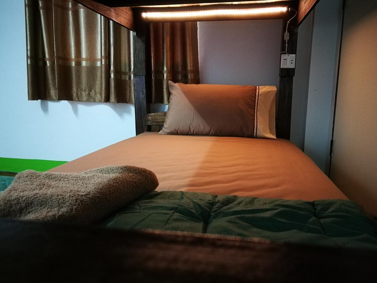 Stay With Jame Hostel Чиангмай Екстериор снимка